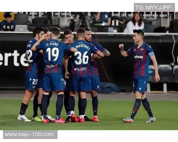 毕尔巴鄂竞技主场迎战巴塞罗那双方争夺西甲争冠关键战役